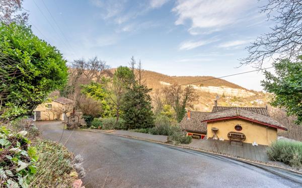 Maison à vendre    7 pièces • 240 m2 Couzon-au-Mont-d'Or