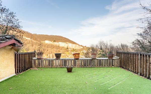 Maison à vendre    7 pièces • 240 m2 Couzon-au-Mont-d'Or