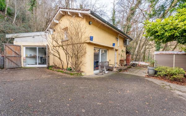 Maison à vendre    7 pièces • 240 m2 Couzon-au-Mont-d'Or