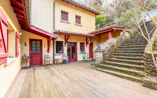 Maison à vendre    7 pièces • 240 m2 Couzon-au-Mont-d'Or