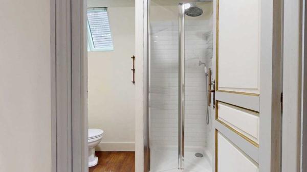 Appartement - Sarlat-la-caneda Sous les toits du centre historique, Studio de charme (26 m²) parfait pied-à-terre ou un investissement locatif au cœur de la ville. Visite virtuelle sur demande