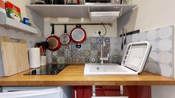 Appartement - Sarlat-la-caneda Sous les toits du centre historique, Studio de charme (26 m²) parfait pied-à-terre ou un investissement locatif au cœur de la ville. Visite virtuelle sur demande