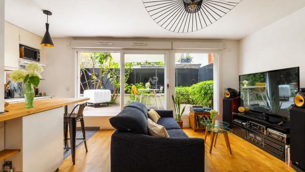 APPARTEMENT TERRASSE - QUARTIER JULES JOFFRIN : RUE DU POTEAU €440 000 ** - Référence 6804-NG