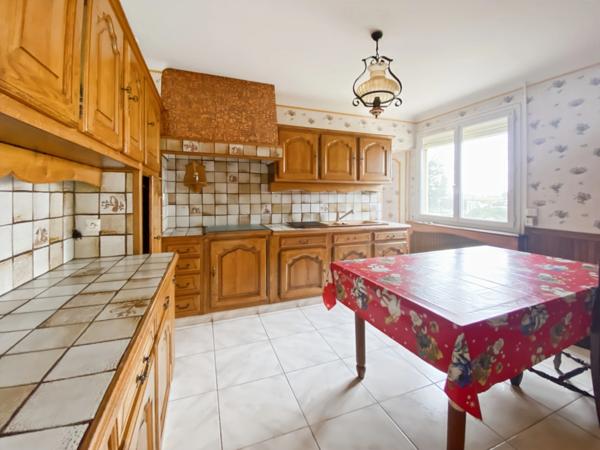 Dpt Vienne (86), à vendre à VOUNEUIL SUR VIENNE (86) Maison type 6 pièces de 136 m2 terrain 1213 m2