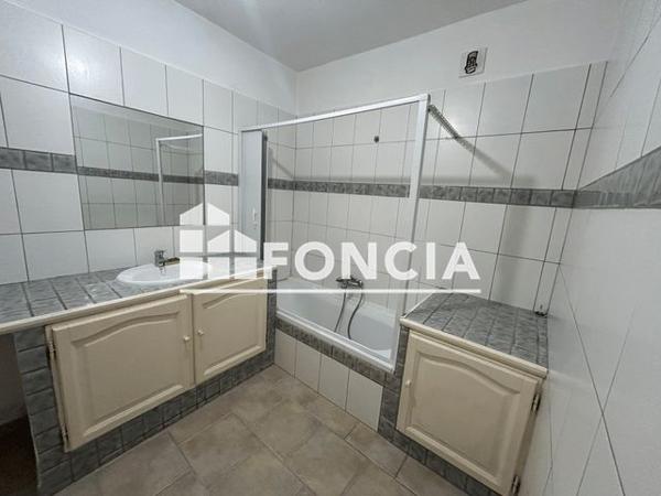 Location Appartement 3 pièces 76.6 m² - 21 B AVENUE SAINT LOUIS Le Beausset 83330