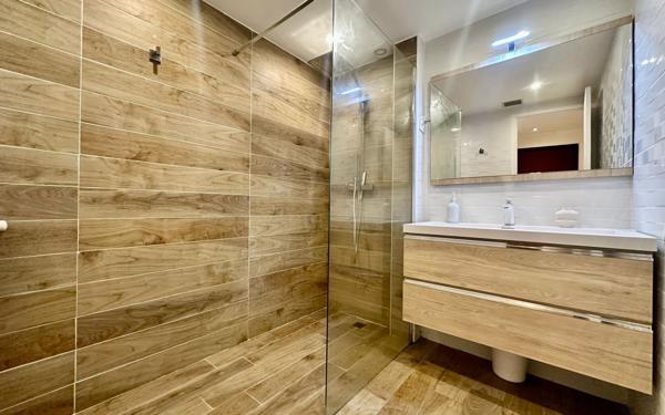 Appartement à vendre    2 pièces • 40 m2 Le Cannet