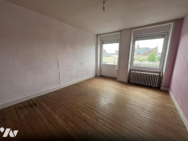 LA FERTE MACE, maison de centre-ville, 3ch, cour