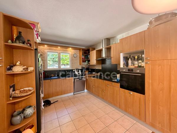 Maison à vendre 7 pièces CARCASSONNE (11) villa 162m2, 6 chambres, piscine, sur 1120m2 de terrain