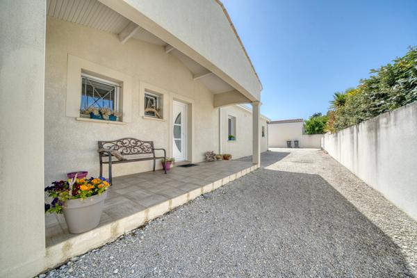 Maison
         7 pièces
        - 180 m² Bien prestige 830 000 € *