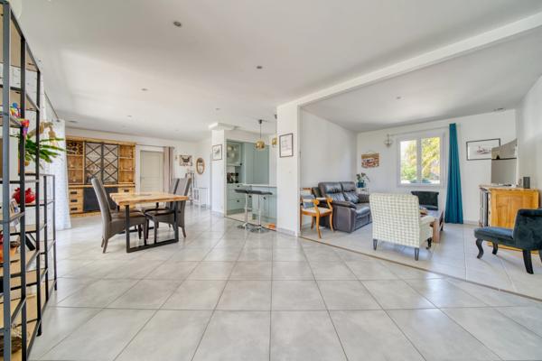 Maison
         7 pièces
        - 180 m² Bien prestige 830 000 € *