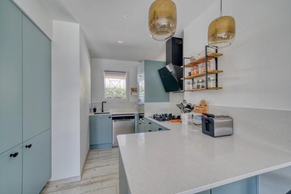 Maison
         7 pièces
        - 180 m² Bien prestige 830 000 € *