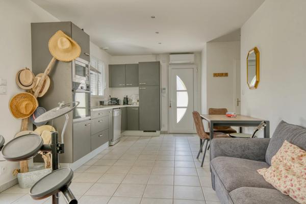 Maison
         7 pièces
        - 180 m² Bien prestige 830 000 € *