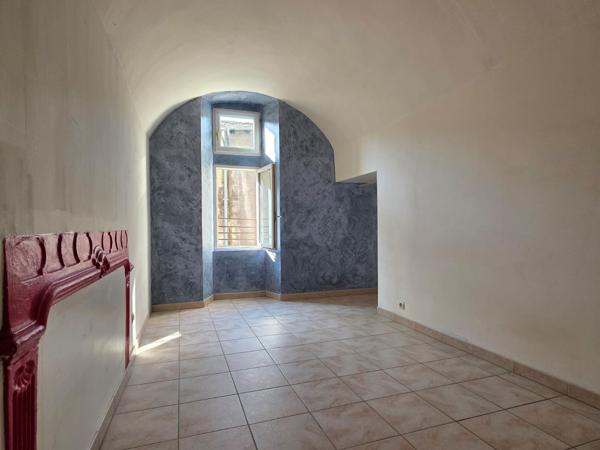 Immeuble 5 pièces - 104 m²