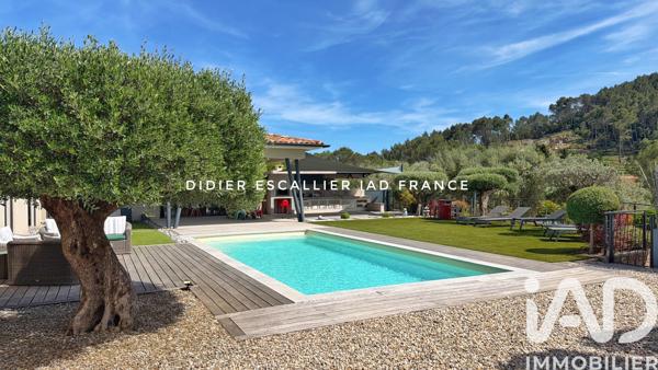 Maison à vendre 5 pièces 233 m² Solliès-Toucas