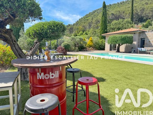 Maison à vendre 5 pièces 233 m² Solliès-Toucas