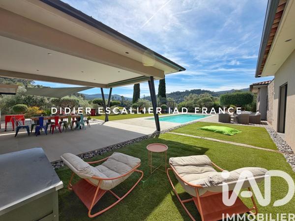 Maison à vendre 5 pièces 233 m² Solliès-Toucas