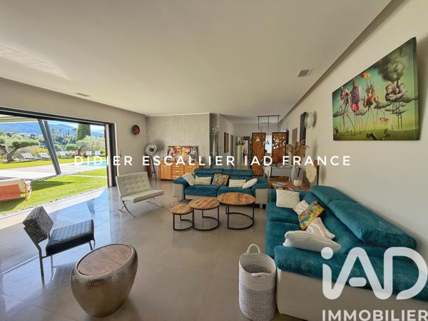 Maison à vendre 5 pièces 233 m² Solliès-Toucas
