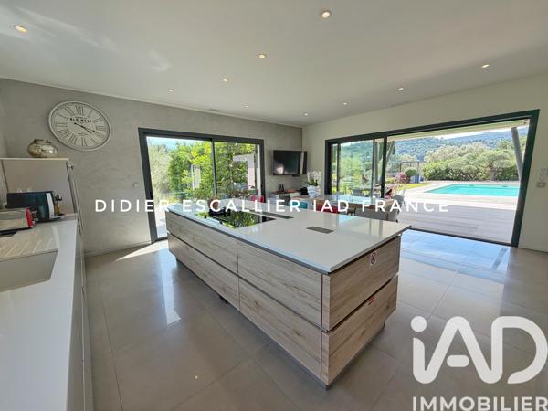 Maison à vendre 5 pièces 233 m² Solliès-Toucas