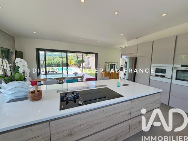 Maison à vendre 5 pièces 233 m² Solliès-Toucas