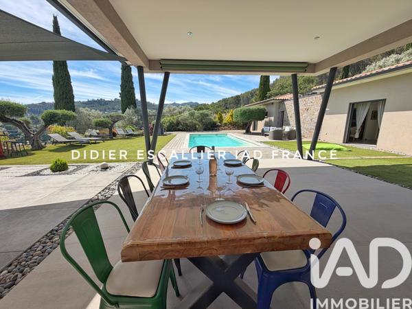 Maison à vendre 5 pièces 233 m² Solliès-Toucas