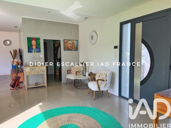 Maison à vendre 5 pièces 233 m² Solliès-Toucas
