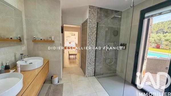 Maison à vendre 5 pièces 233 m² Solliès-Toucas