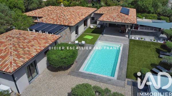 Maison à vendre 5 pièces 233 m² Solliès-Toucas