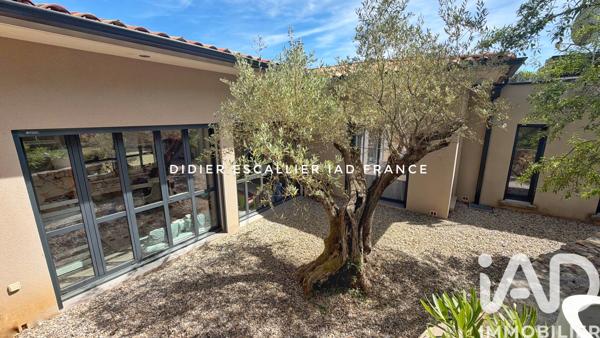 Maison à vendre 5 pièces 233 m² Solliès-Toucas