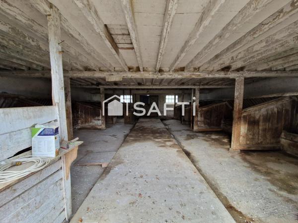 Corps de ferme sur parcelle de 27 189 m², habitation 107 m² de plain-pied.