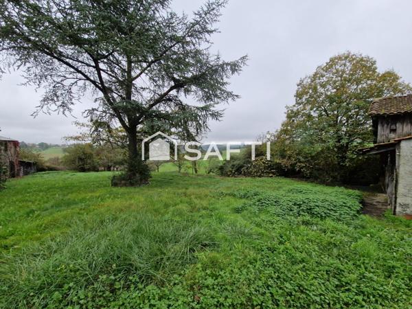 Corps de ferme sur parcelle de 27 189 m², habitation 107 m² de plain-pied.