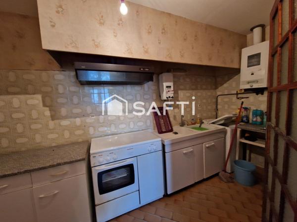 Corps de ferme sur parcelle de 27 189 m², habitation 107 m² de plain-pied.