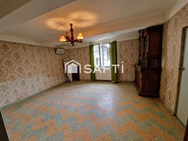 Corps de ferme sur parcelle de 27 189 m², habitation 107 m² de plain-pied.