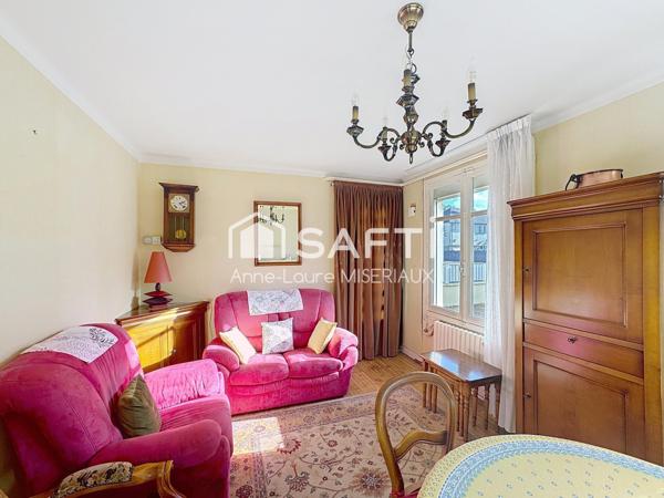 Maison dans quartier résidentiel