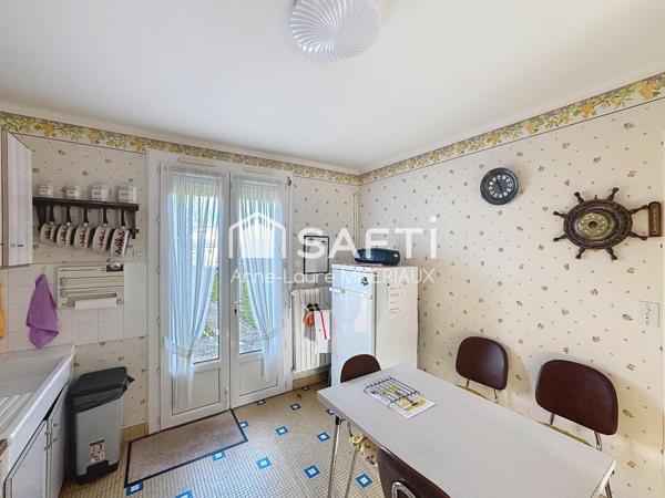 Maison dans quartier résidentiel