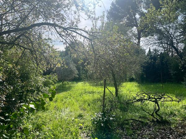 Terrain à bâtir d'une superficie de 515m² - Marignane