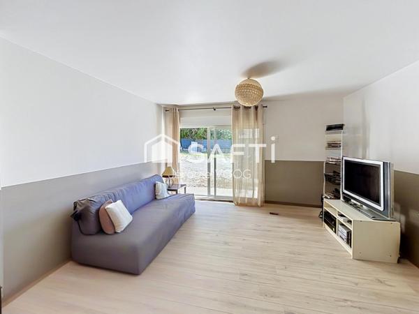 Maison 145 m² avec piscine, vue exceptionnelle et grand terrain arboré à Bevons