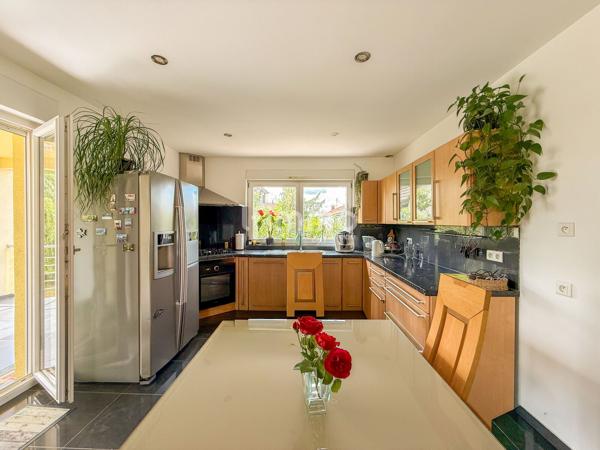 Maison bi-famille de 155m² sur 6,70 ares en quartier résidentiel