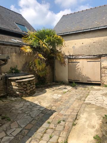 A LOUER BRISSARTHE Appt T4 en duplex de 96 m2 avec cour
