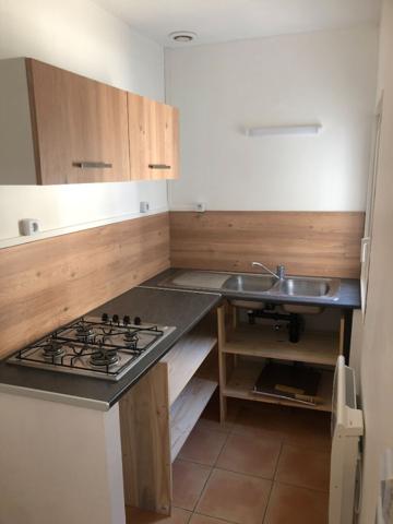 A LOUER BRISSARTHE Appt T4 en duplex de 96 m2 avec cour