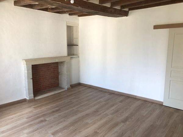 A LOUER BRISSARTHE Appt T4 en duplex de 96 m2 avec cour