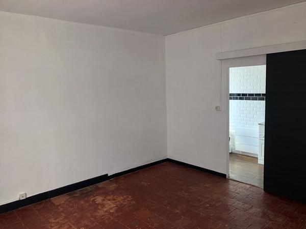 A LOUER BRISSARTHE Appt T4 en duplex de 96 m2 avec cour