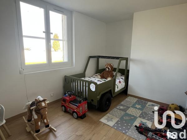 Maison traditionnelle 6 pièces de 122 m² à La Brillanne (04700)