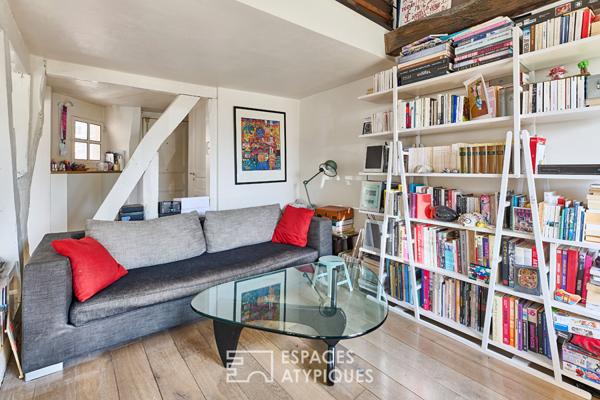 Duplex en dernier étage avec balcon – Île de la Cité