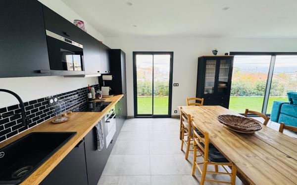 Maison à vendre    4 pièces • 100 m2 Sète