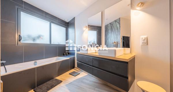 À vendre Maison 7 pièces 283 m² - Mérignac 33700