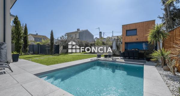 À vendre Maison 7 pièces 283 m² - Mérignac 33700