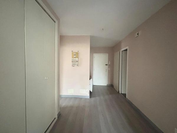 Appartement à louer 5 pièces 90.23m²