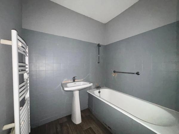 Appartement à louer 5 pièces 90.23m²