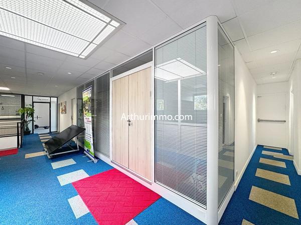 Vente                                                      Local industriel
                        
                                         2752 m2                     à Créteil