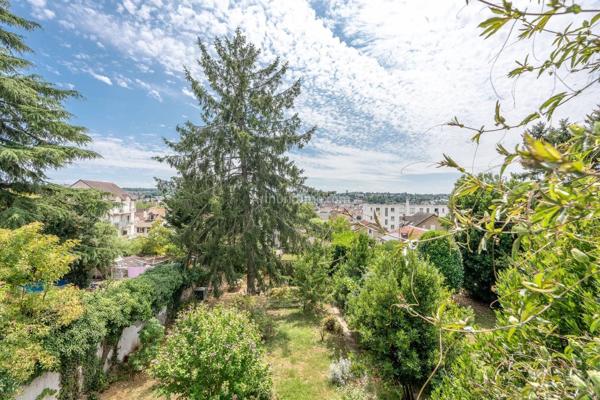 Vente                                                      Maison
                        
                     8 pièces                      180 m2                     à Thorigny-sur-Marne
